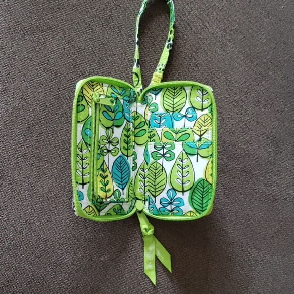 Vera Bradley wristlet NWOT - Picture 3 of 3